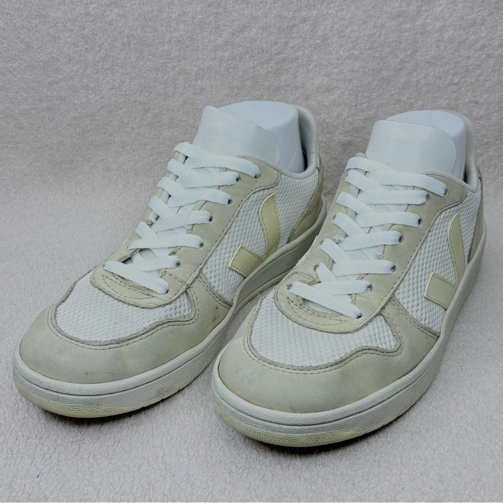 Veja V-10 Suede & Mesh Women’s 7 White/Gray Casual Designer Quiet Luxury Classic - Picture 4 of 10